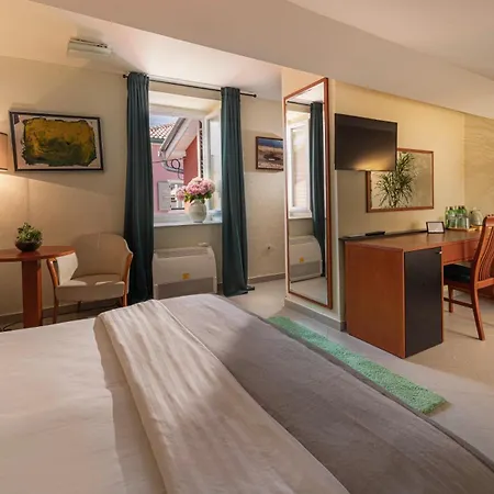 Ciao Bella ヴェリ・ロシニュ