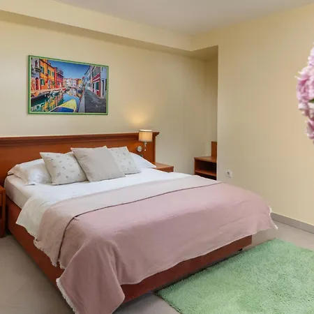 Ciao Bella ヴェリ・ロシニュ